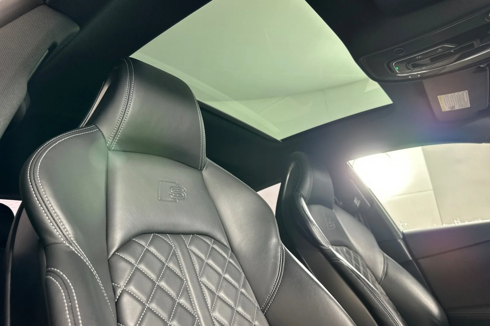 Used 2023 Daytona Gray Pearl Effect Audi Premium Plus 3.0 TFSI quattro image 16