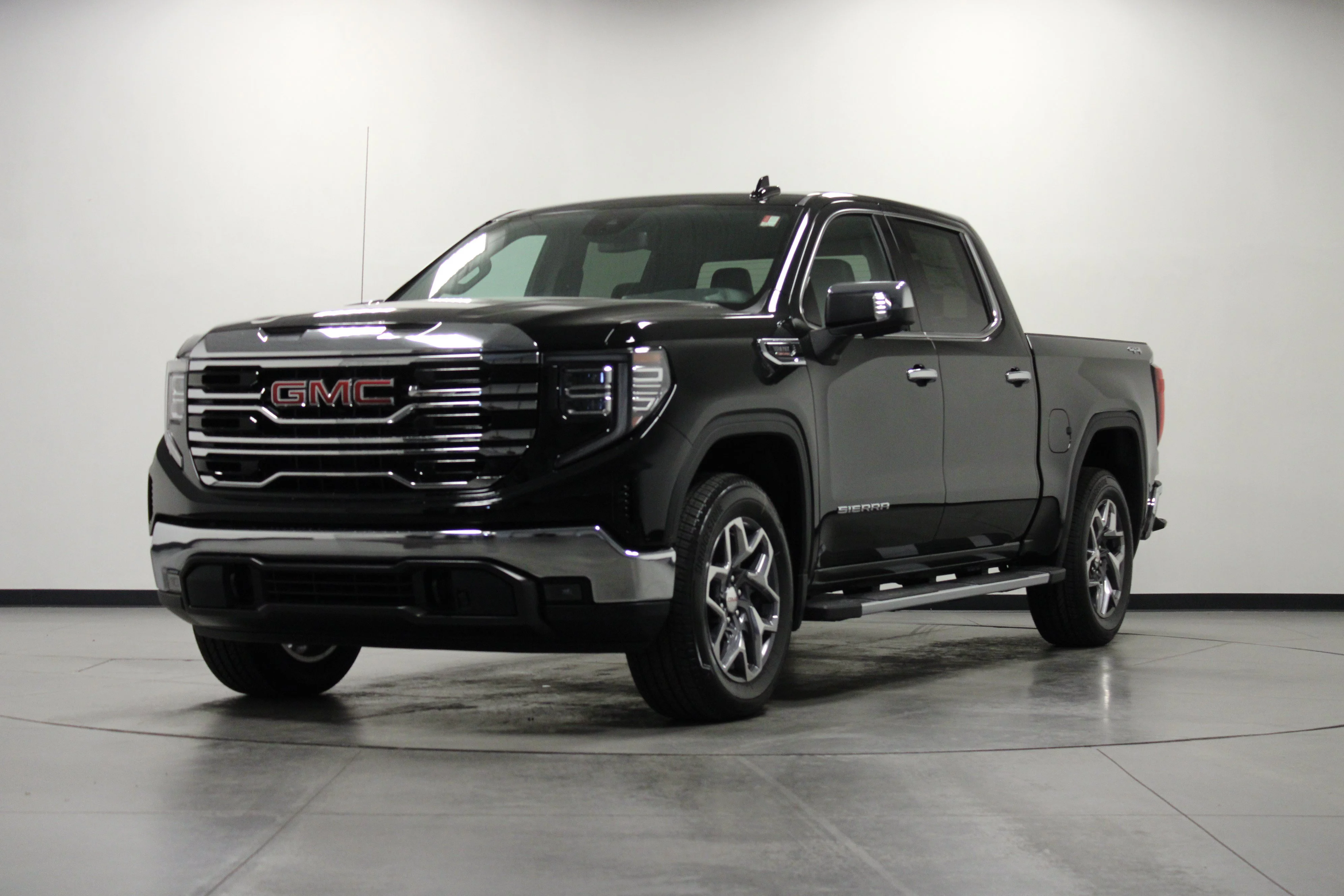 New 2026 Onyx Black GMC SLT image 8