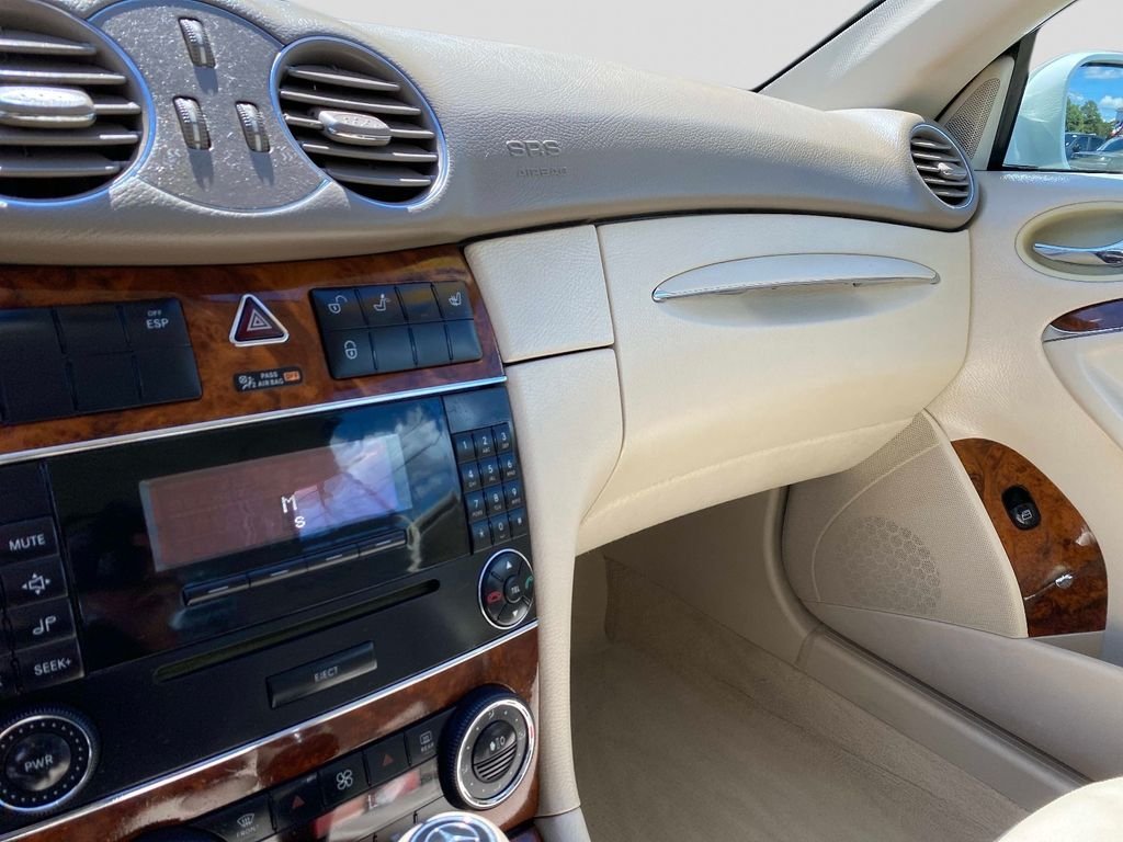 Used 2008 White Mercedes-Benz CLK 350 image 12