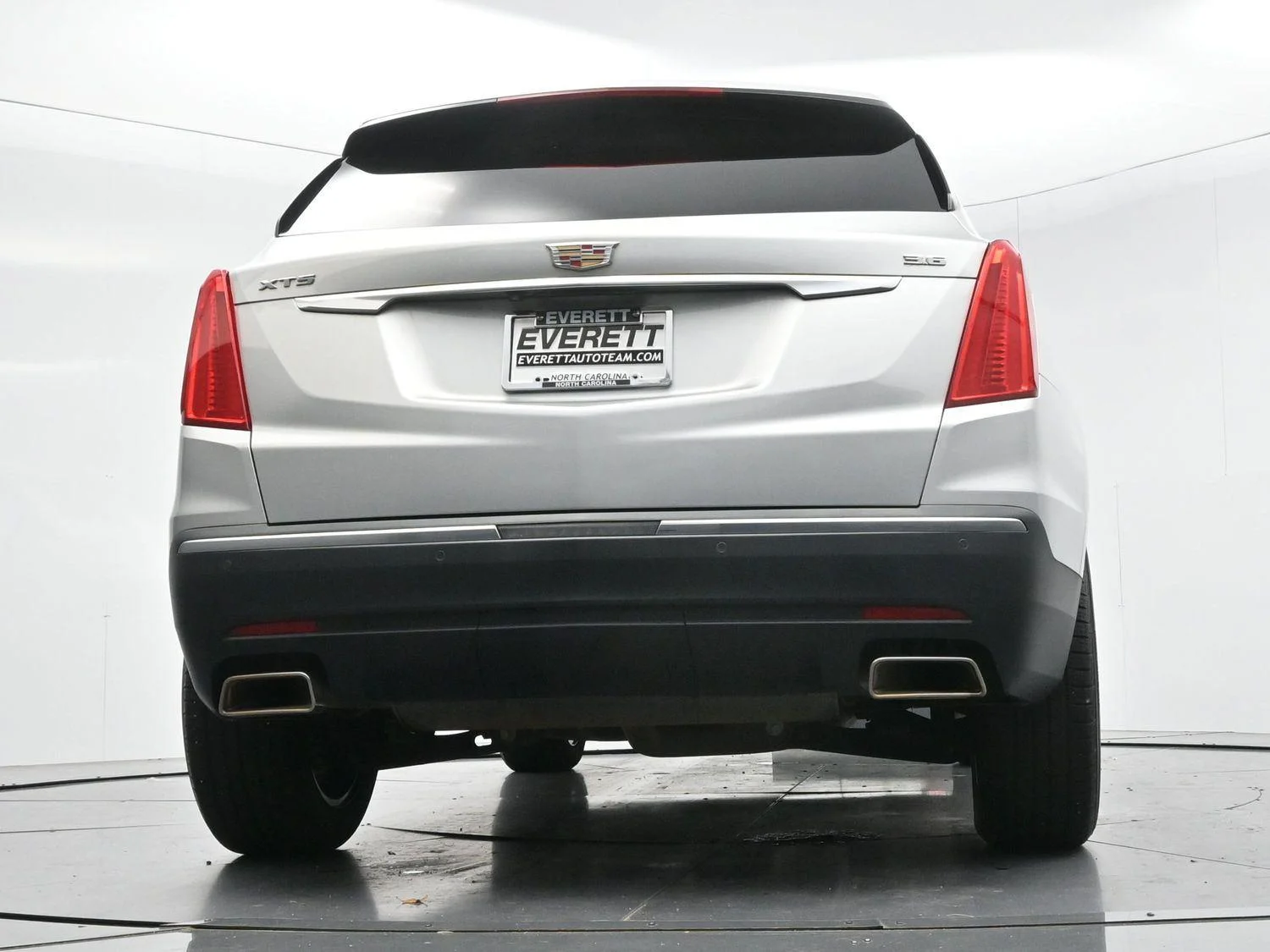 Used 2019 RADIANT SILVER METALLIC Cadillac Luxury FWD image 49