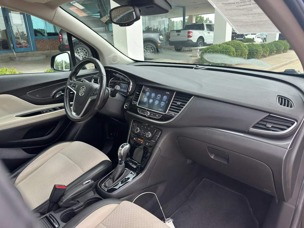 Used 2021 Ebony Twilight Metallic Buick Preferred image 19