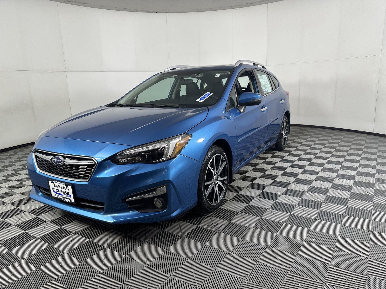 Used 2019 Island Blue Pearl Subaru Limited image 11