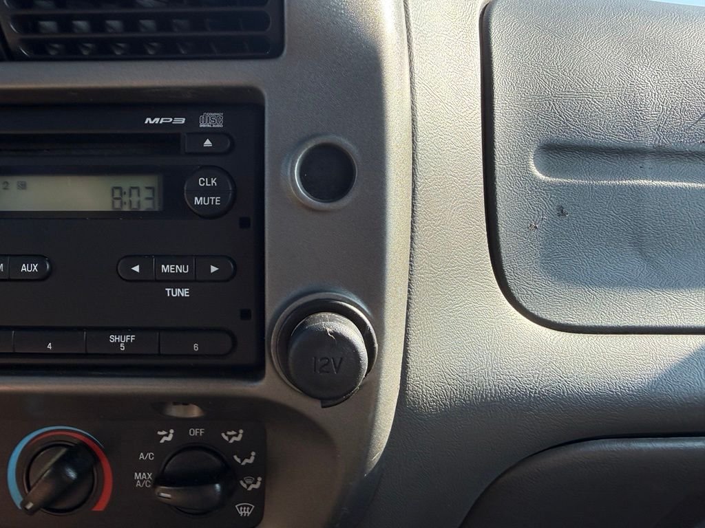 Used 2011 Gray Ford XLT image 25
