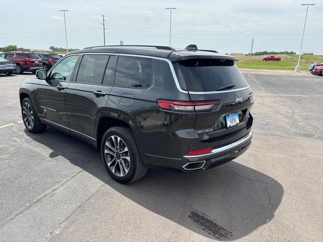 Used 2021 Rocky Mountain Pearlcoat JEEP Overland image 4