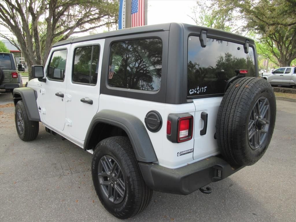New 2026 Bright White Clear-Coat Exterior Paint Jeep Sport S image 5