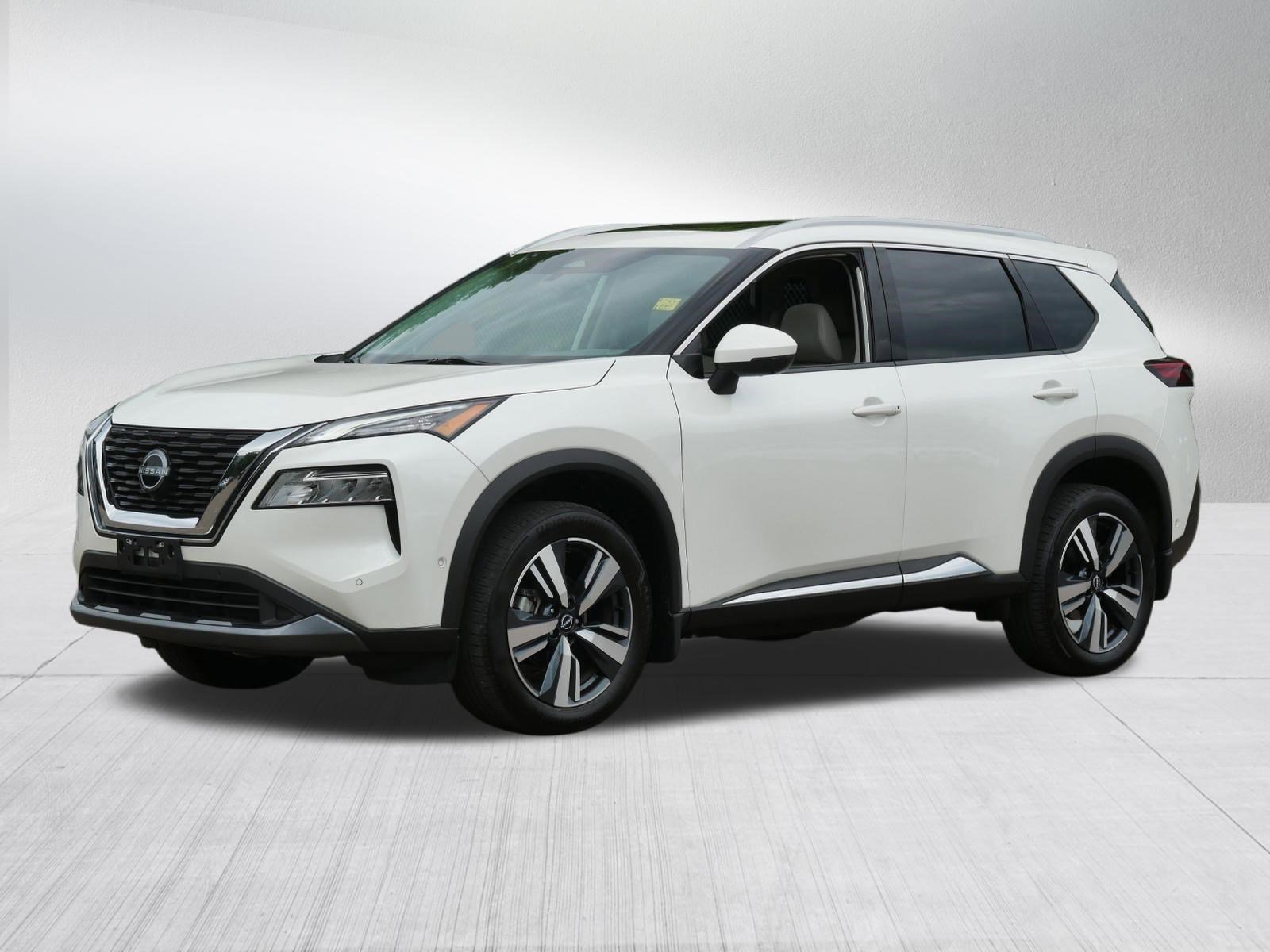 Certified Used 2023 Pearl White Tricoat Nissan SL image 3