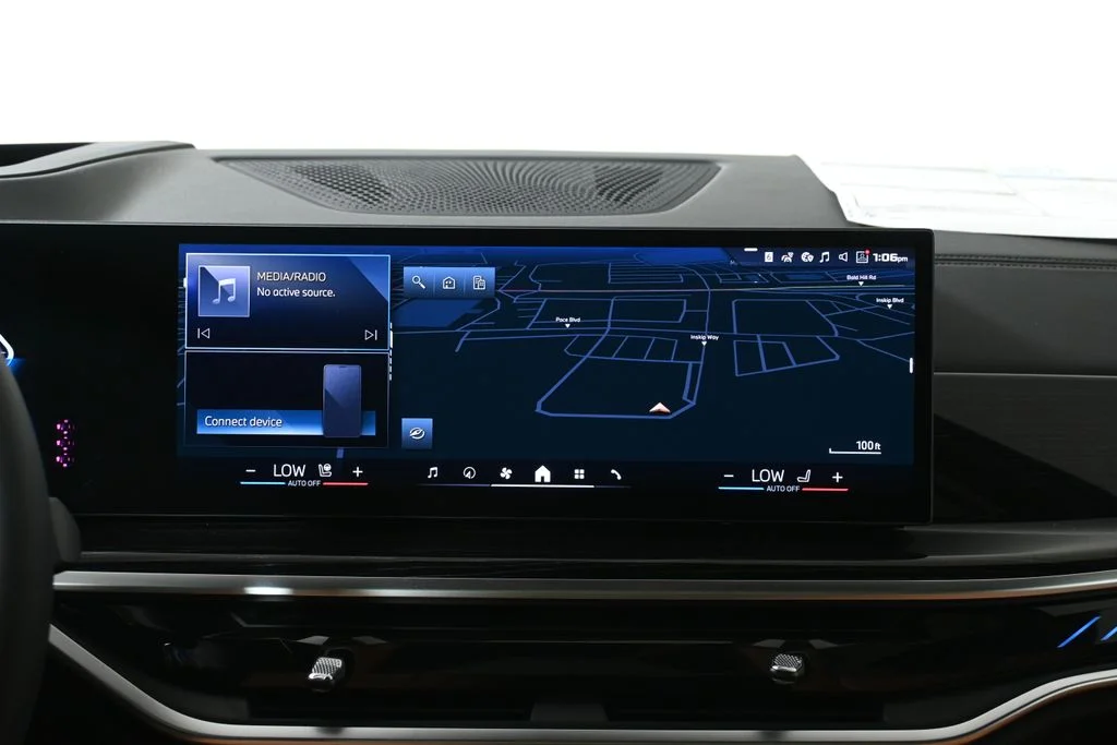 Used 2027 Black BMW M60i image 22
