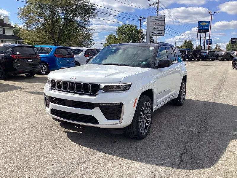 New 2027 Bright White Clearcoat Jeep Summit image 3