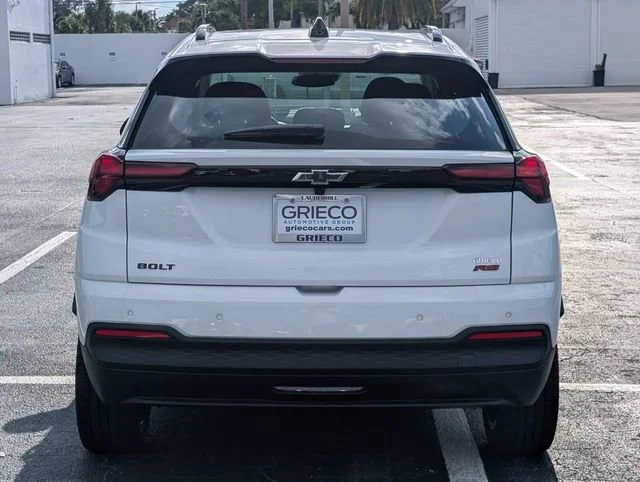 New 2027 Summit White Chevrolet RS image 4
