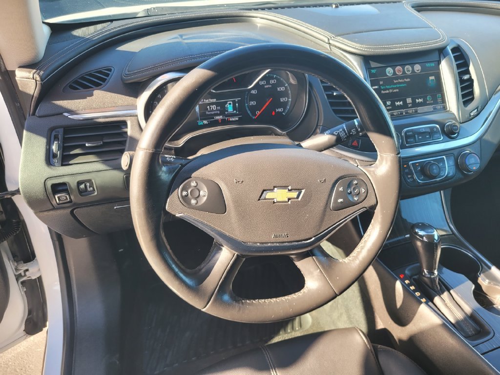 Used 2019 SUMMIT WHITE Chevrolet LT image 23