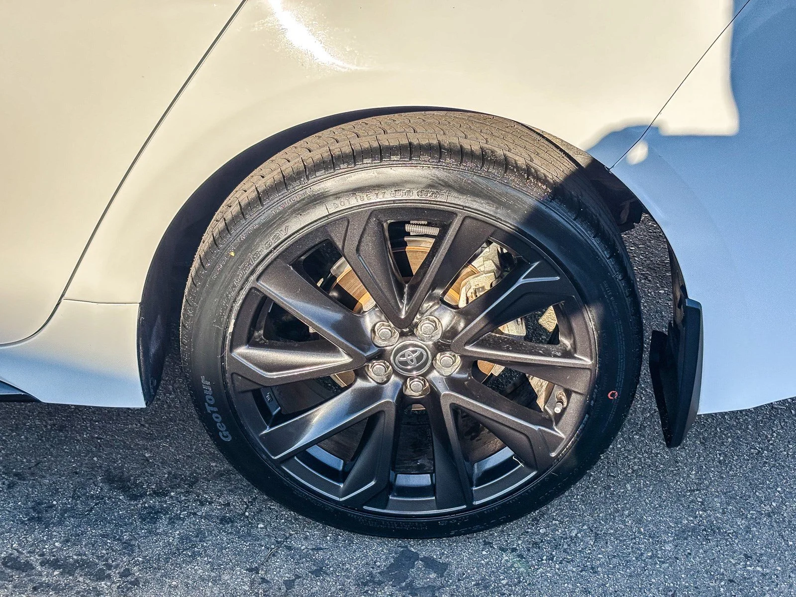 Certified Used 2024 Ice Cap Toyota SE image 11