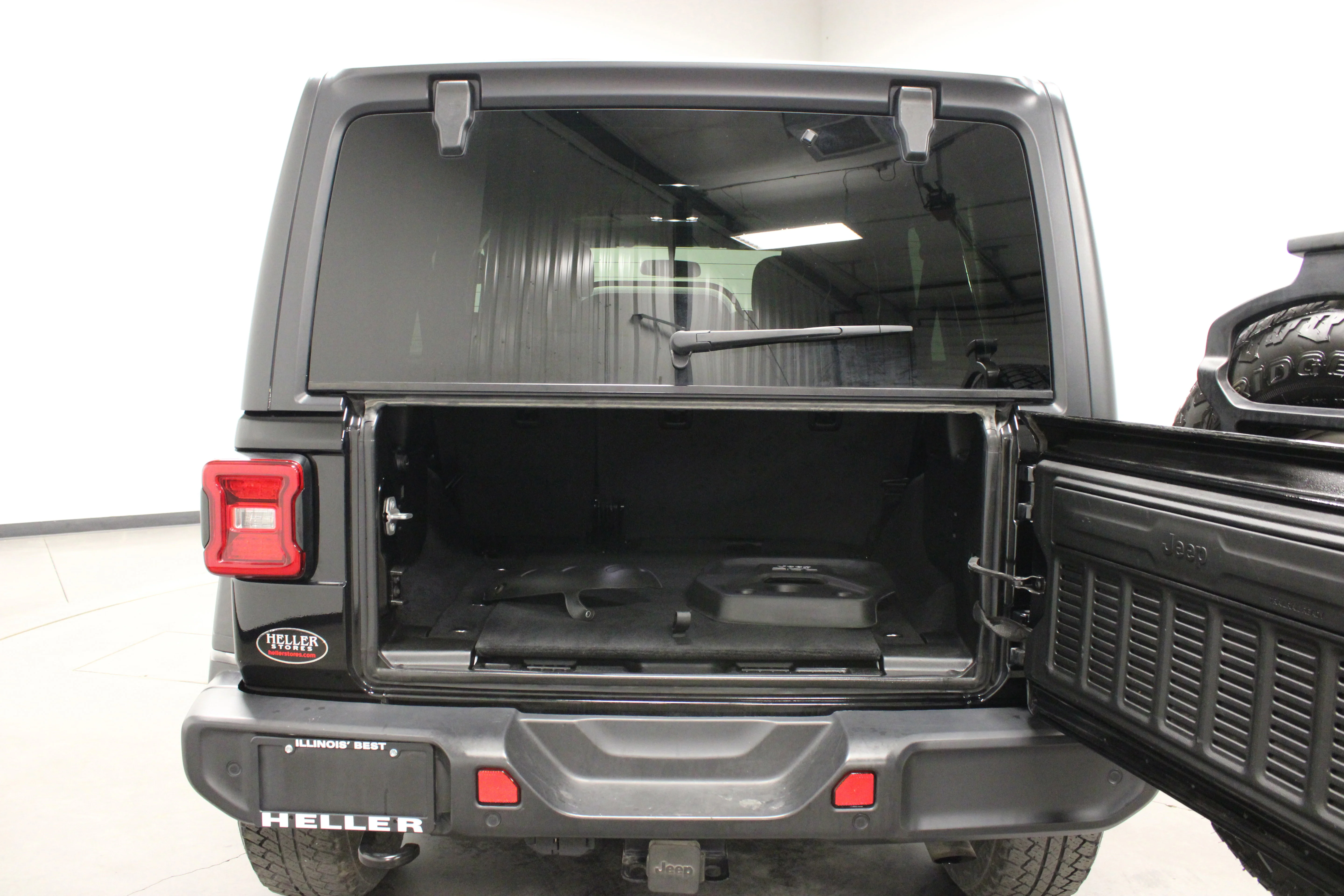 Used 2021 Black Clearcoat Jeep Sport image 14