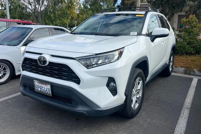 Used 2019 White Toyota XLE image 2