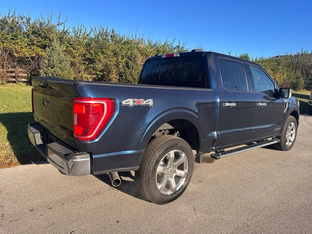 Used 2023 Blue Metallic Ford XLT image 3