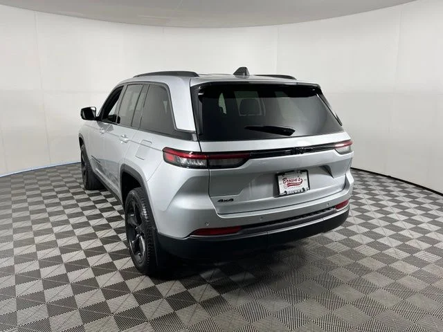 Used 2026 Silver Jeep Limited image 5