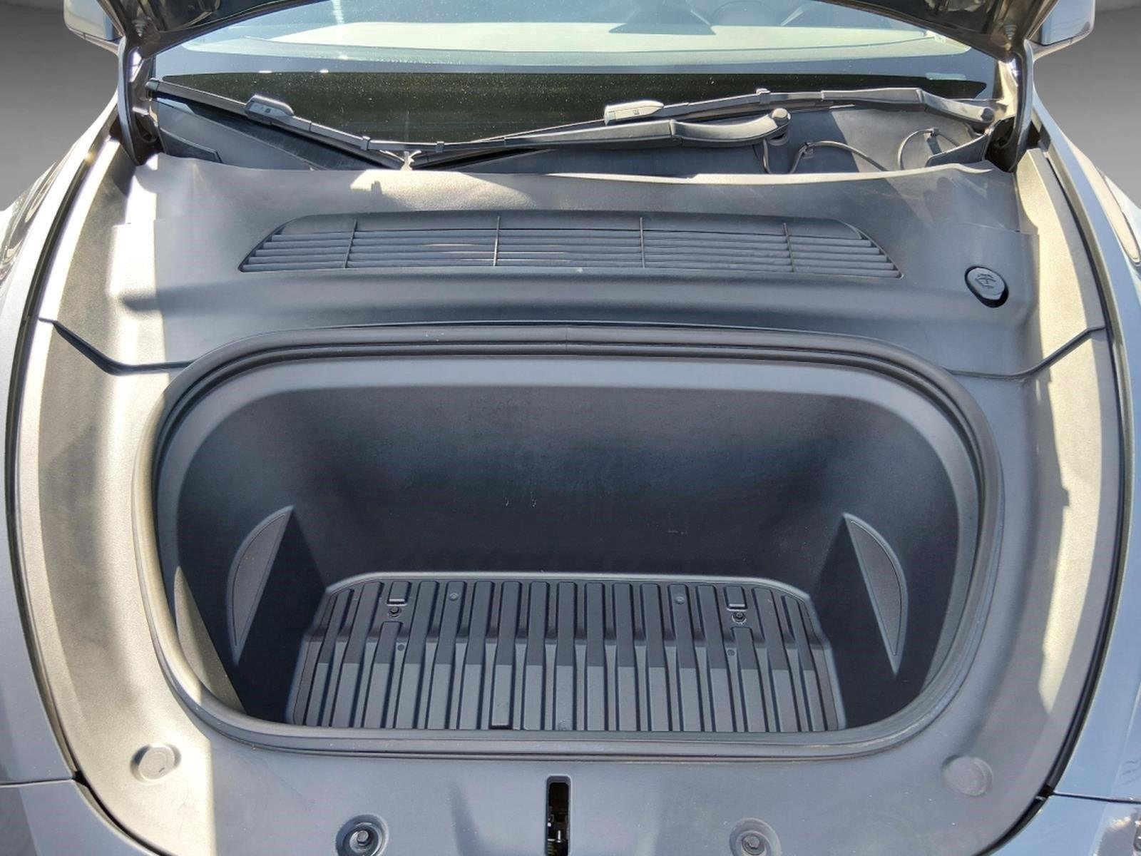 Used 2022 Midnight Silver Metallic Tesla Long Range image 14