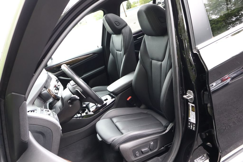 Used 2024  BMW xDrive30i image 34