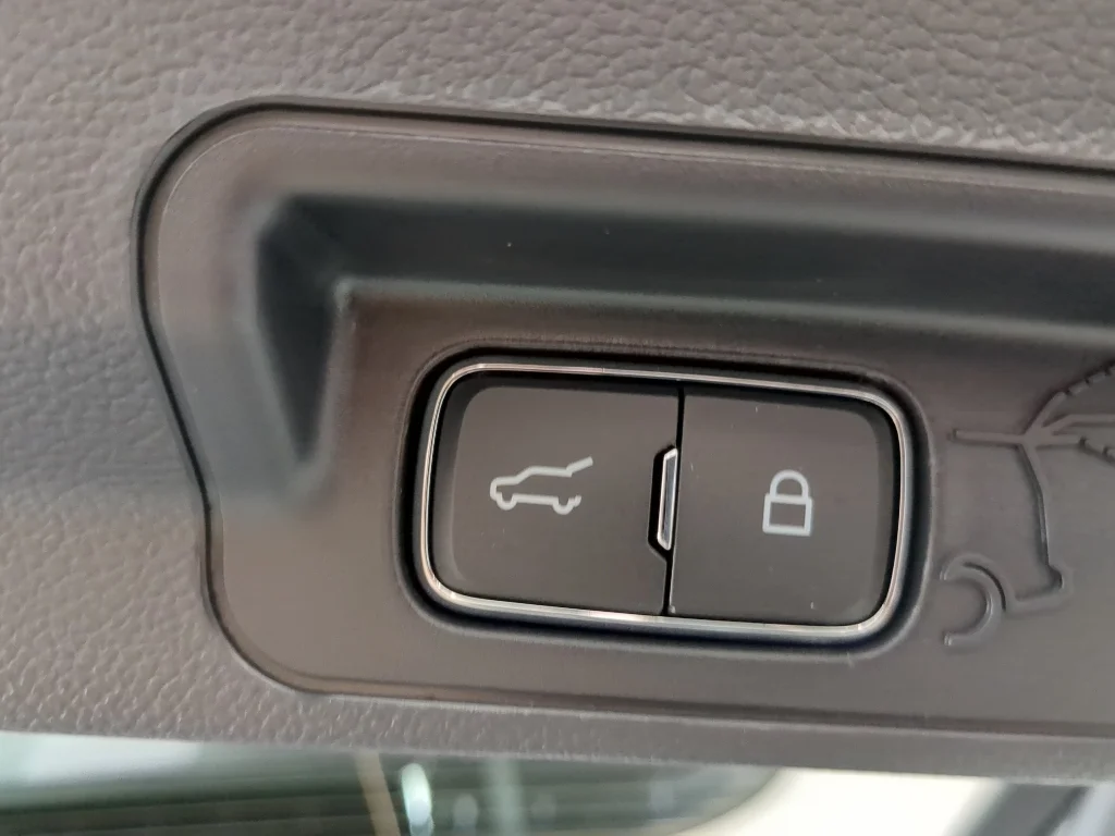 New 2026 Carbonized Gray Metallic Ford Platinum™ image 18