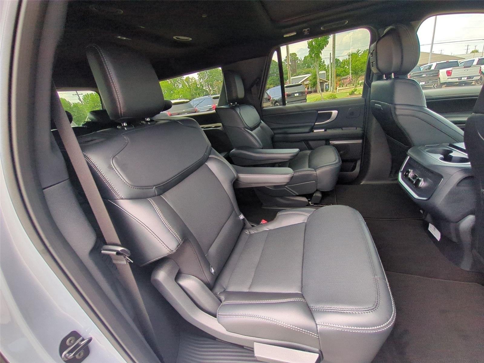 New 2026 Glacier Gray Metallic Tri-Coat Ford MAX Platinum® image 38
