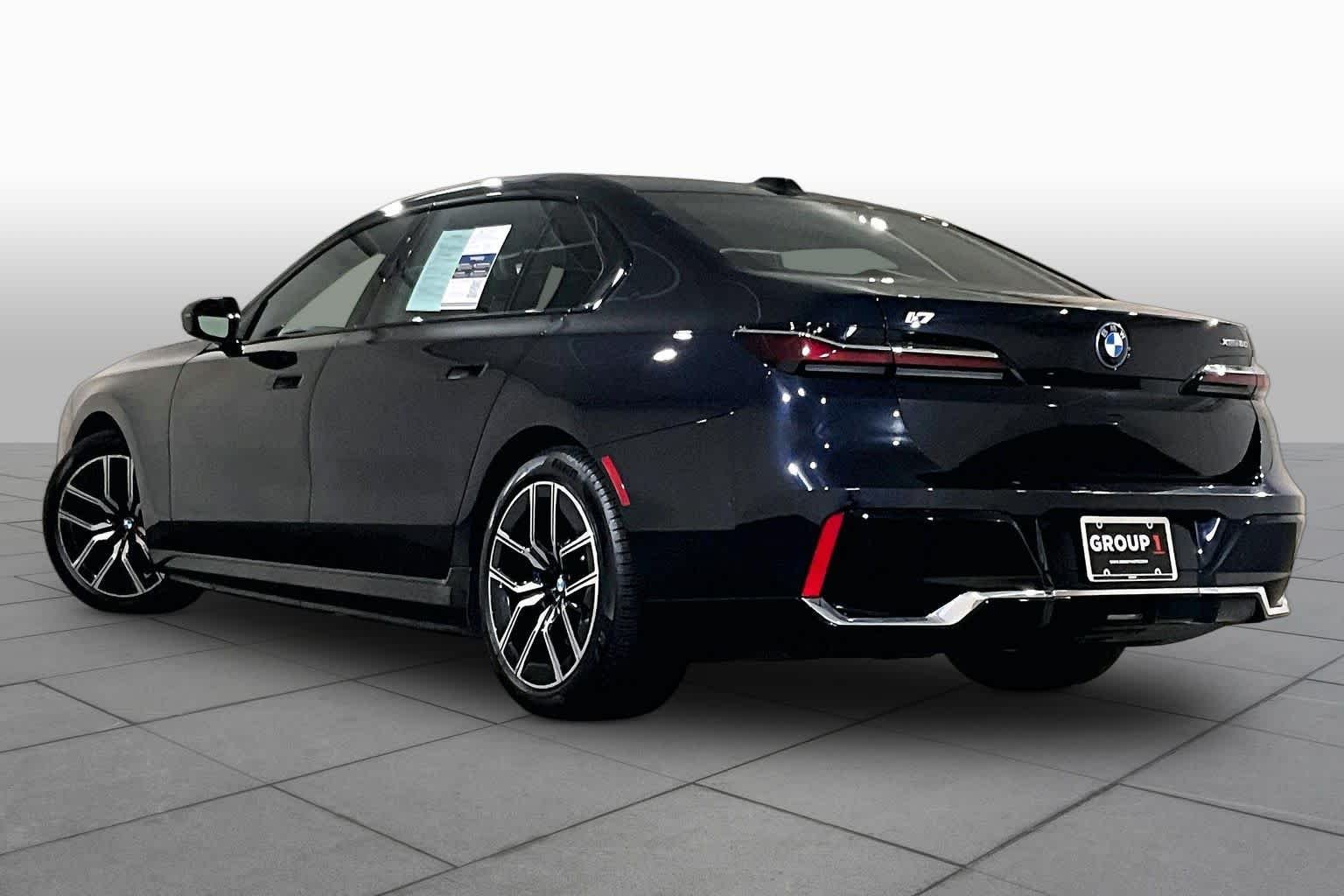 Used 2023 Carbon Black Metallic BMW xDrive60 image 11