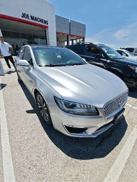 Used 2017 Silver Lincoln Reserve image 15