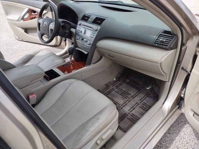 Used 2009  Toyota  image 23