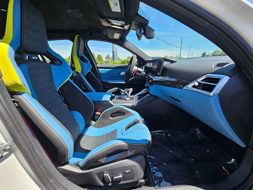 Used 2026 Alpine White BMW Competition image 25