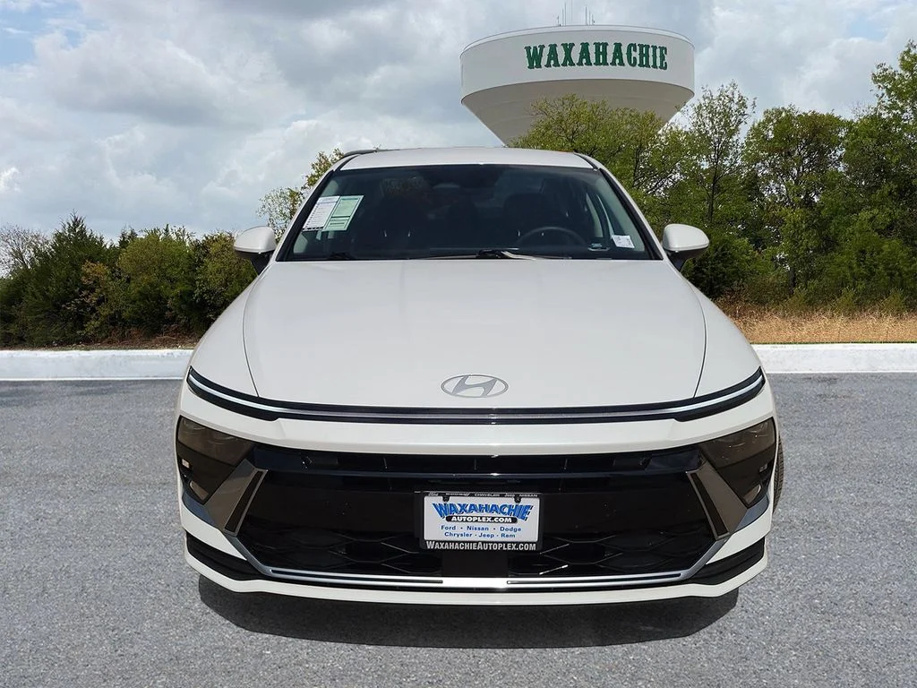 Used 2026 White Hyundai Blue image 2