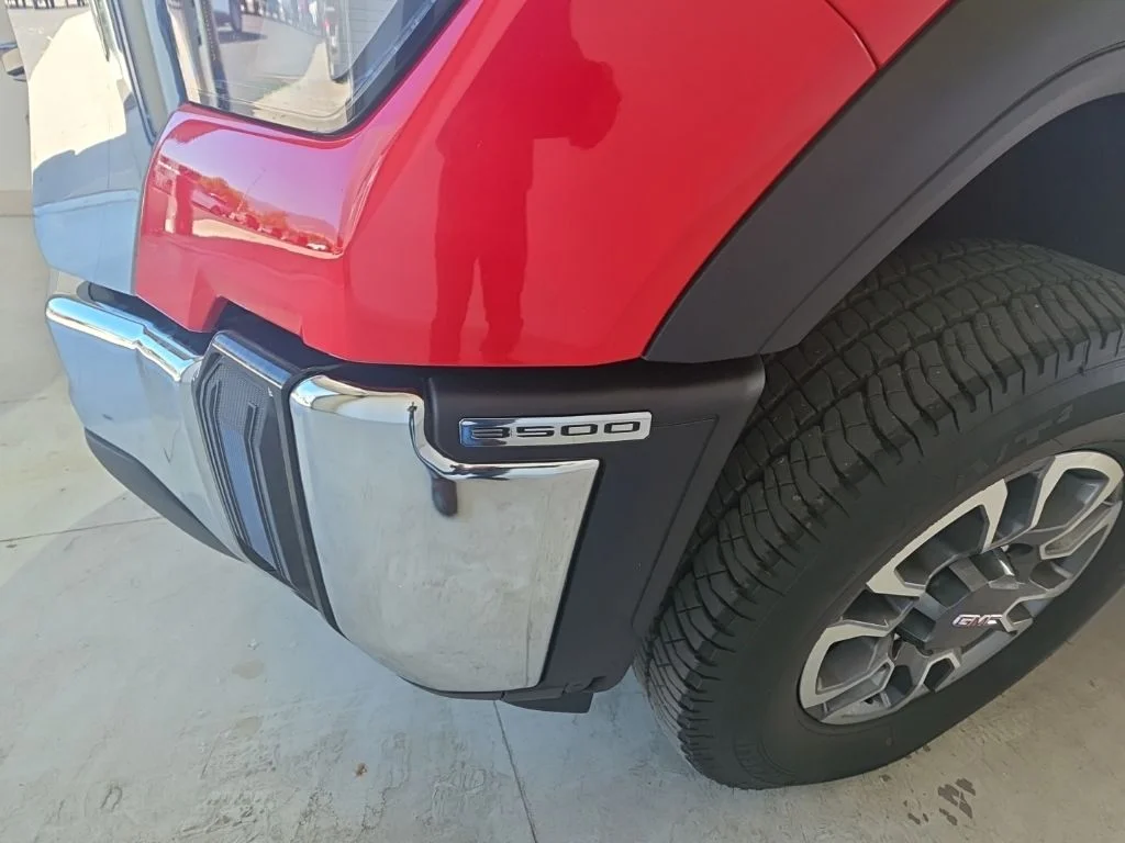 Used 2026 Cardinal Red GMC Pro image 4