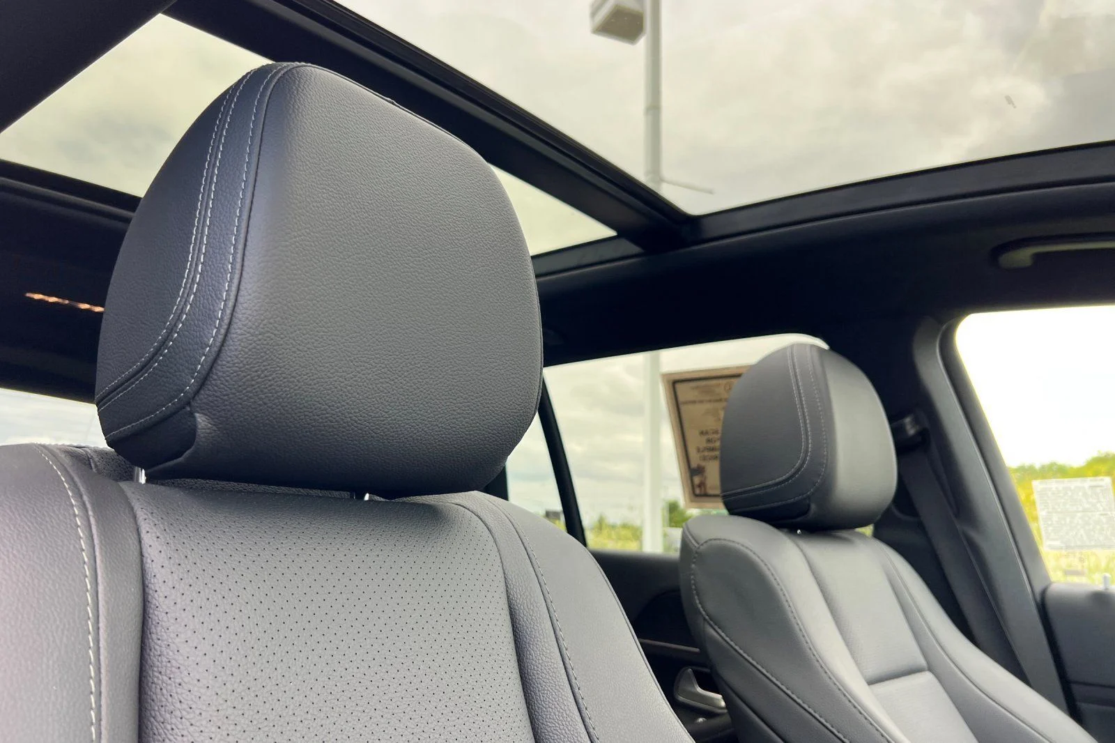 Used 2025 White Mercedes-Benz GLS 450 image 22