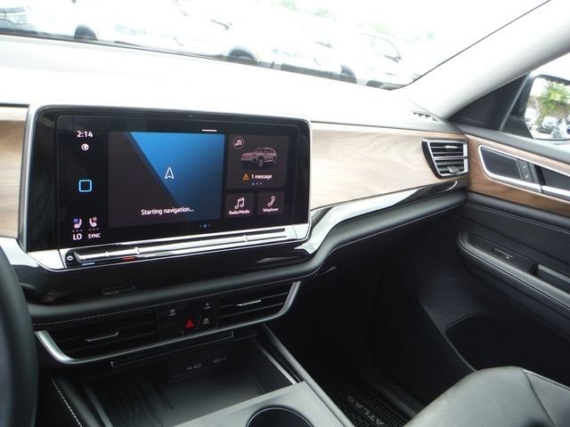 Used 2025 Black Volkswagen 2.0T SE image 16