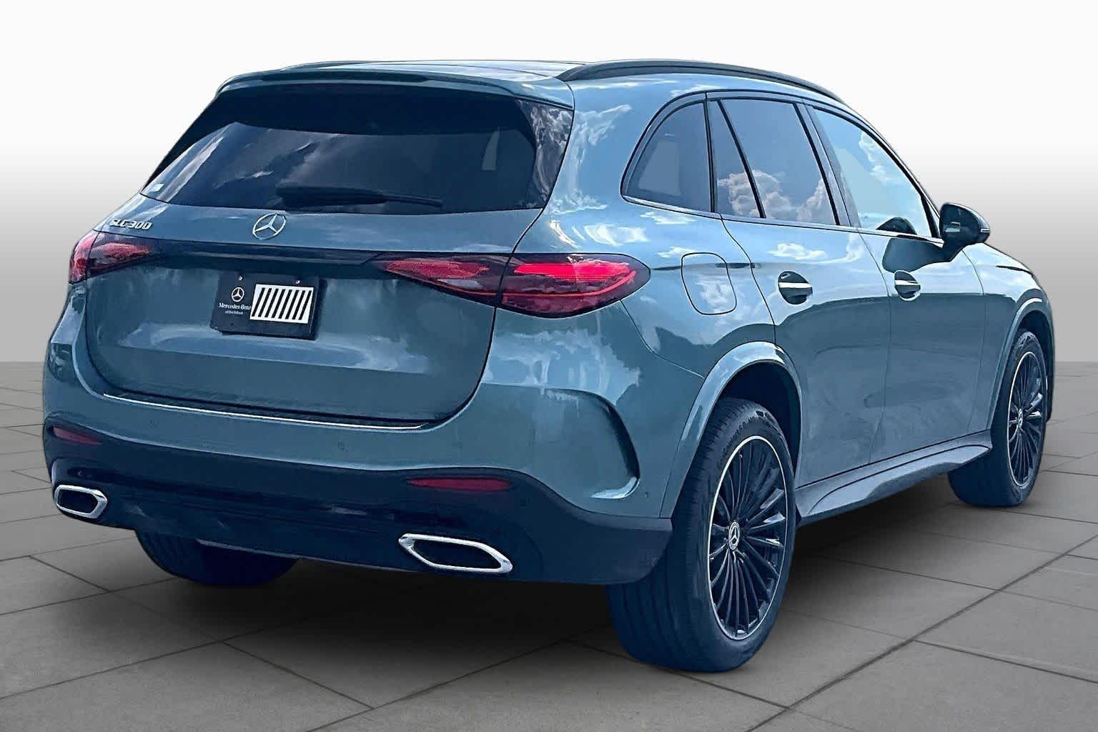 Used 2026 Verde Silver Metallic Mercedes-Benz GLC 300 image 12