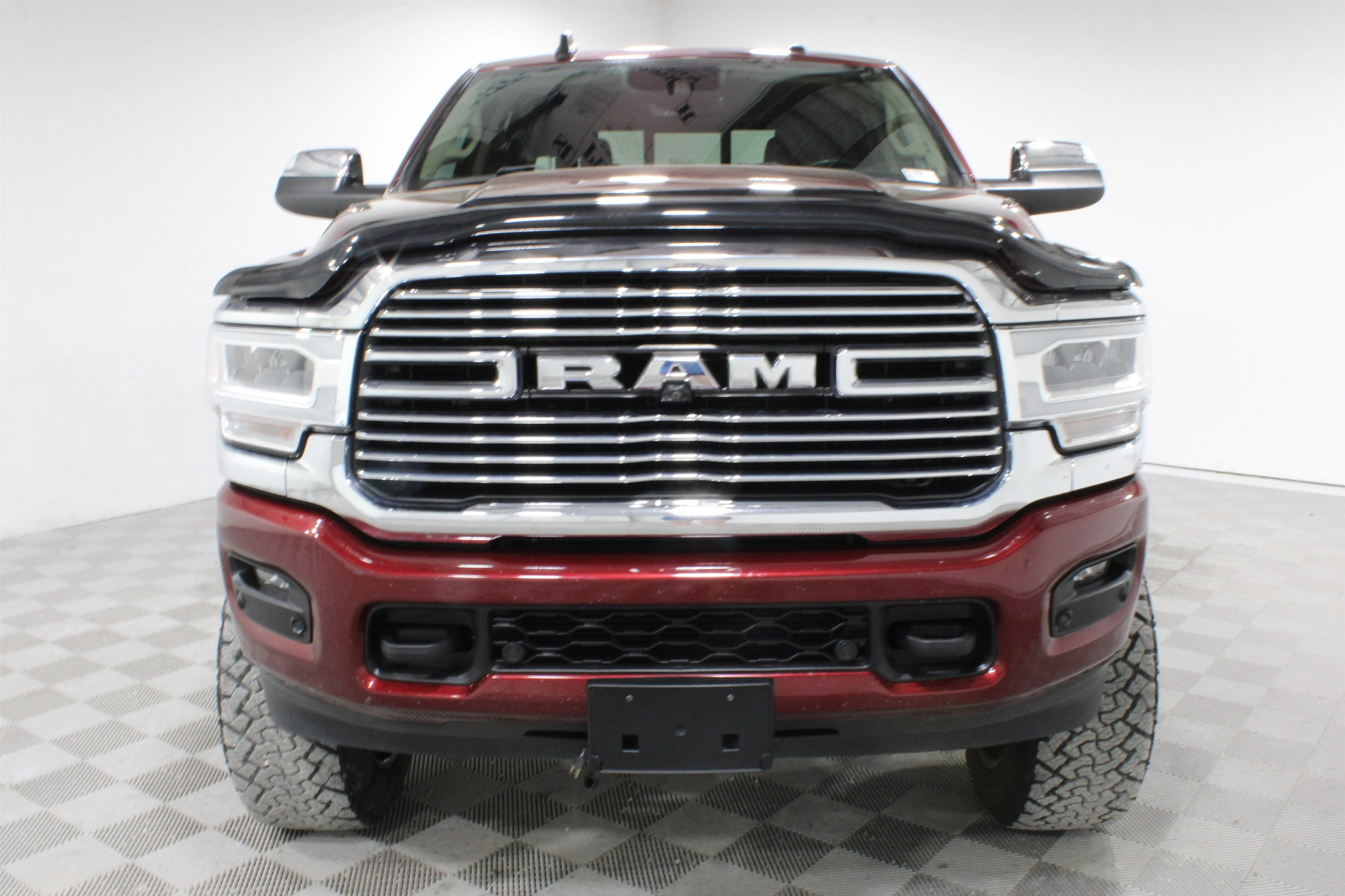 Used 2020 Delmonico Red Pearlcoat Ram Laramie image 31