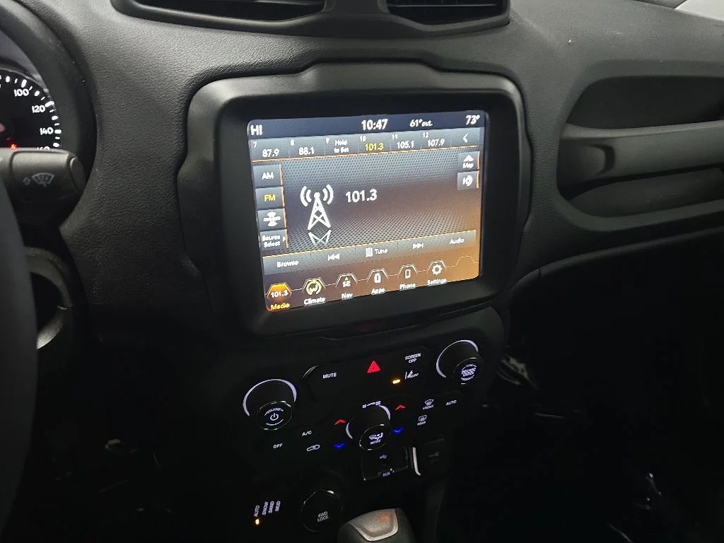Used 2022 Teal Jeep Latitude image 25