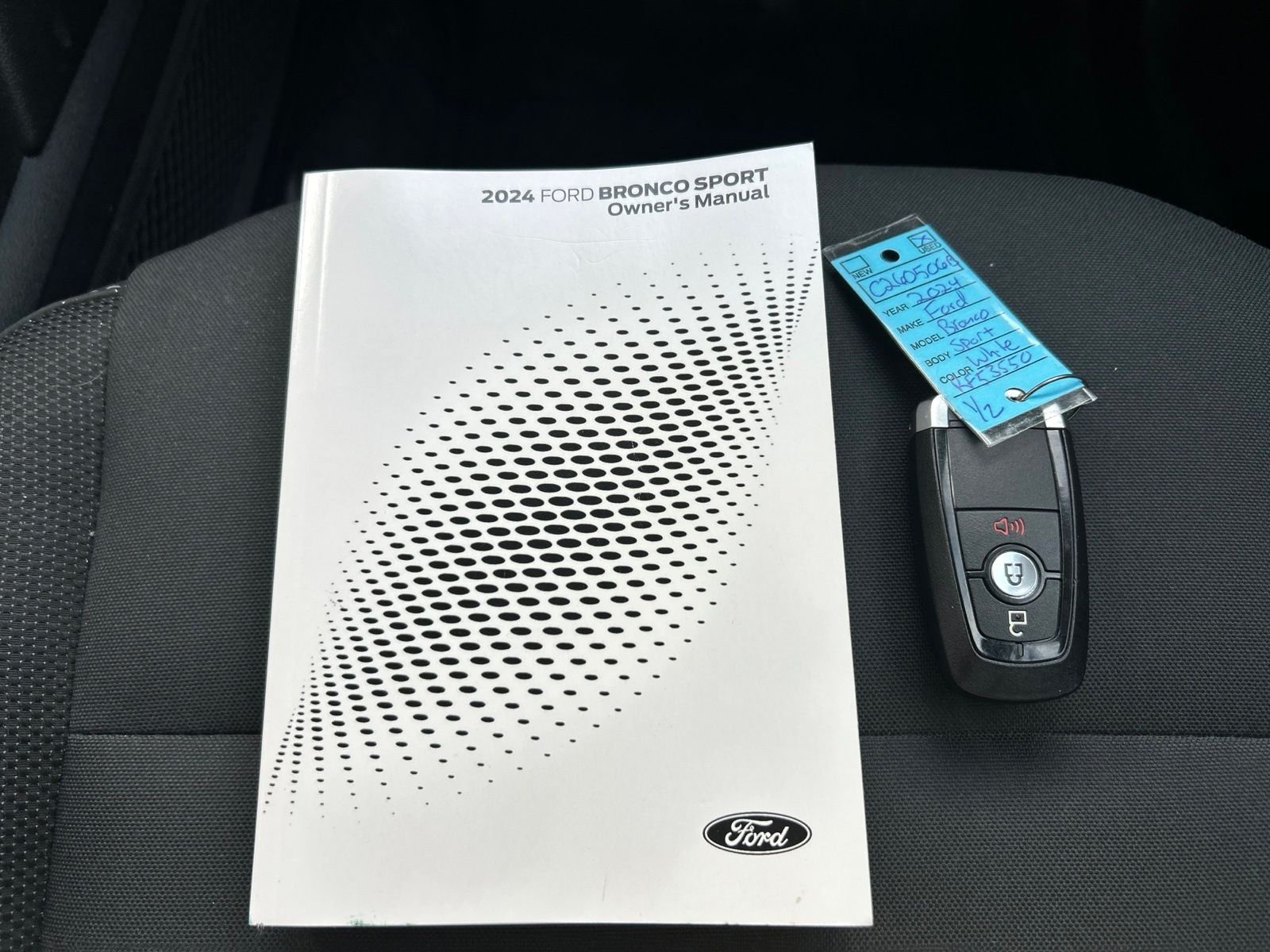 Used 2024 White Ford Badlands image 19