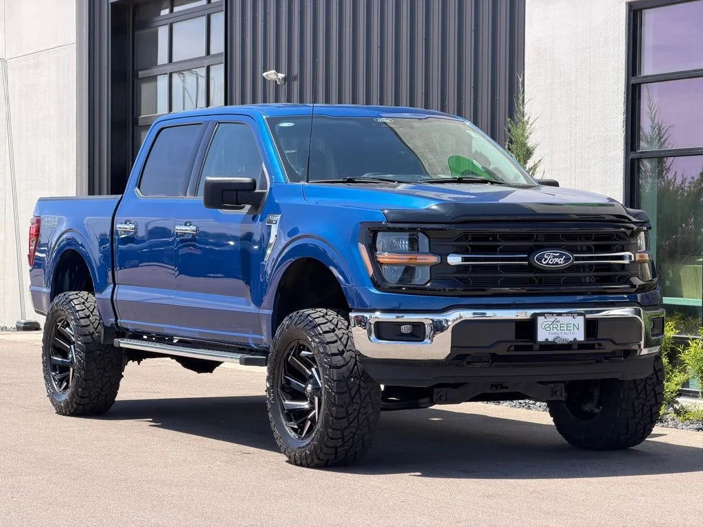 Used 2025 Blue Ford XLT image 4