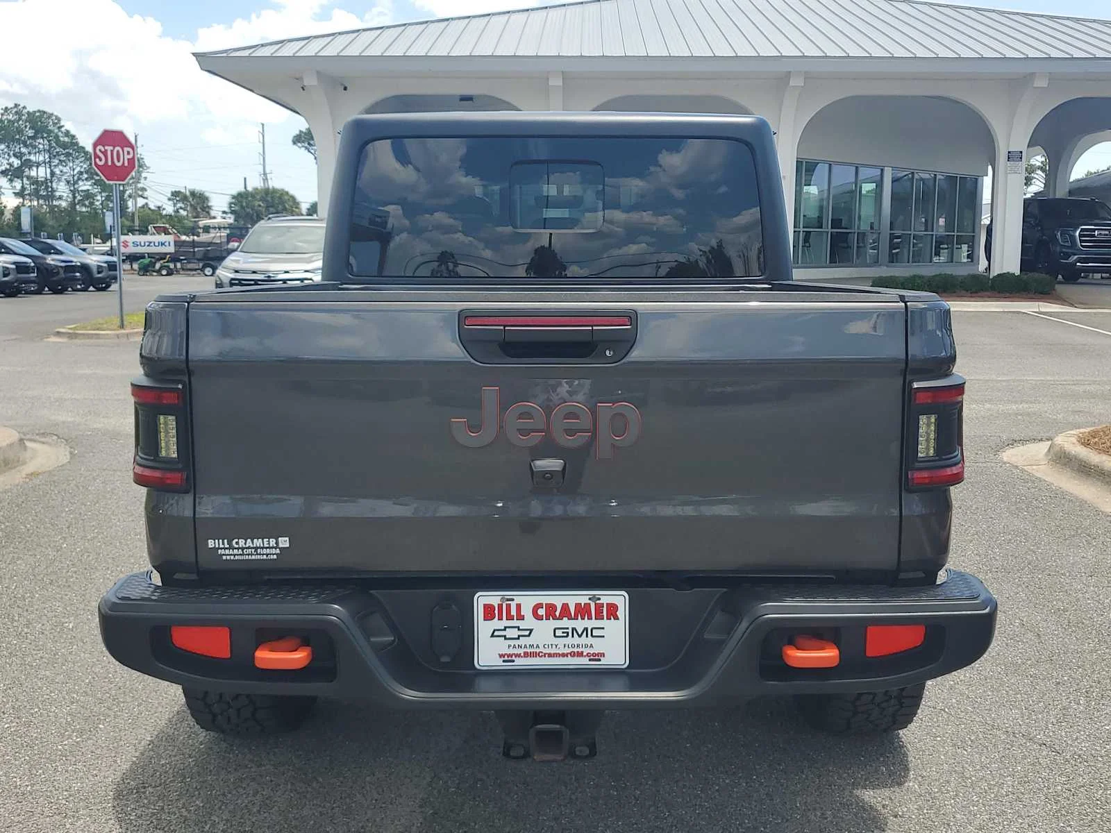 Used 2023 Granite Crystal Metallic Jeep Mojave image 4
