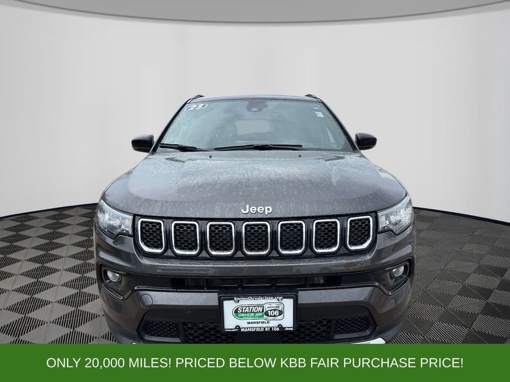 Used 2023 Gray Jeep Limited image 7
