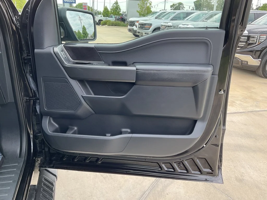 Used 2023 Black Ford XLT image 16