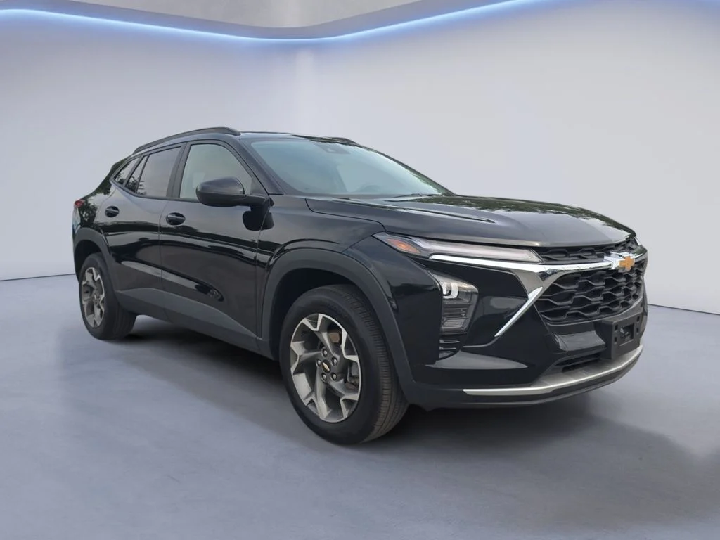 Used 2025 Mosaic Black Metallic Chevrolet LT image 8