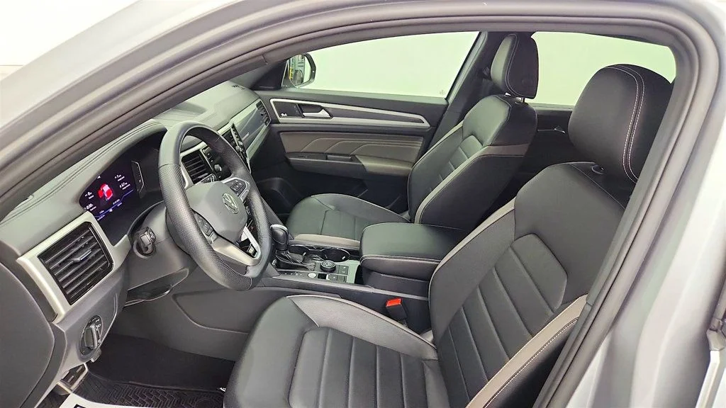 Used 2023 Pyrite Silver Metallic Volkswagen 3.6L V6 SEL Premium R-Line 4MOTION image 13