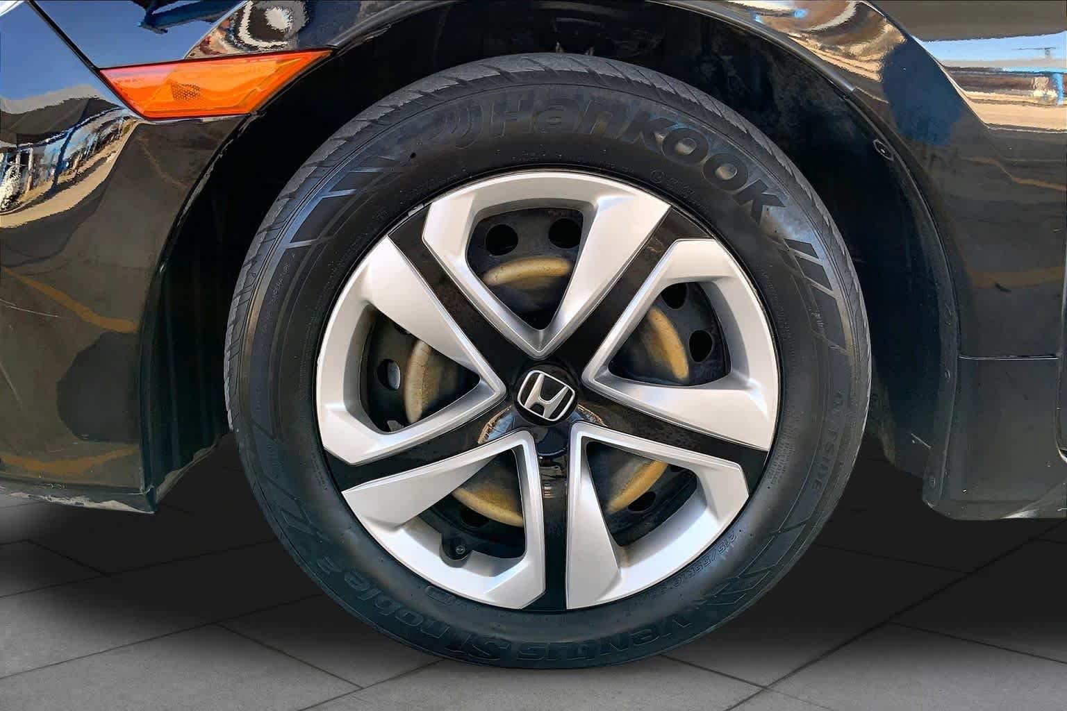 Used 2018 Crystal Black Pearl Honda LX image 11