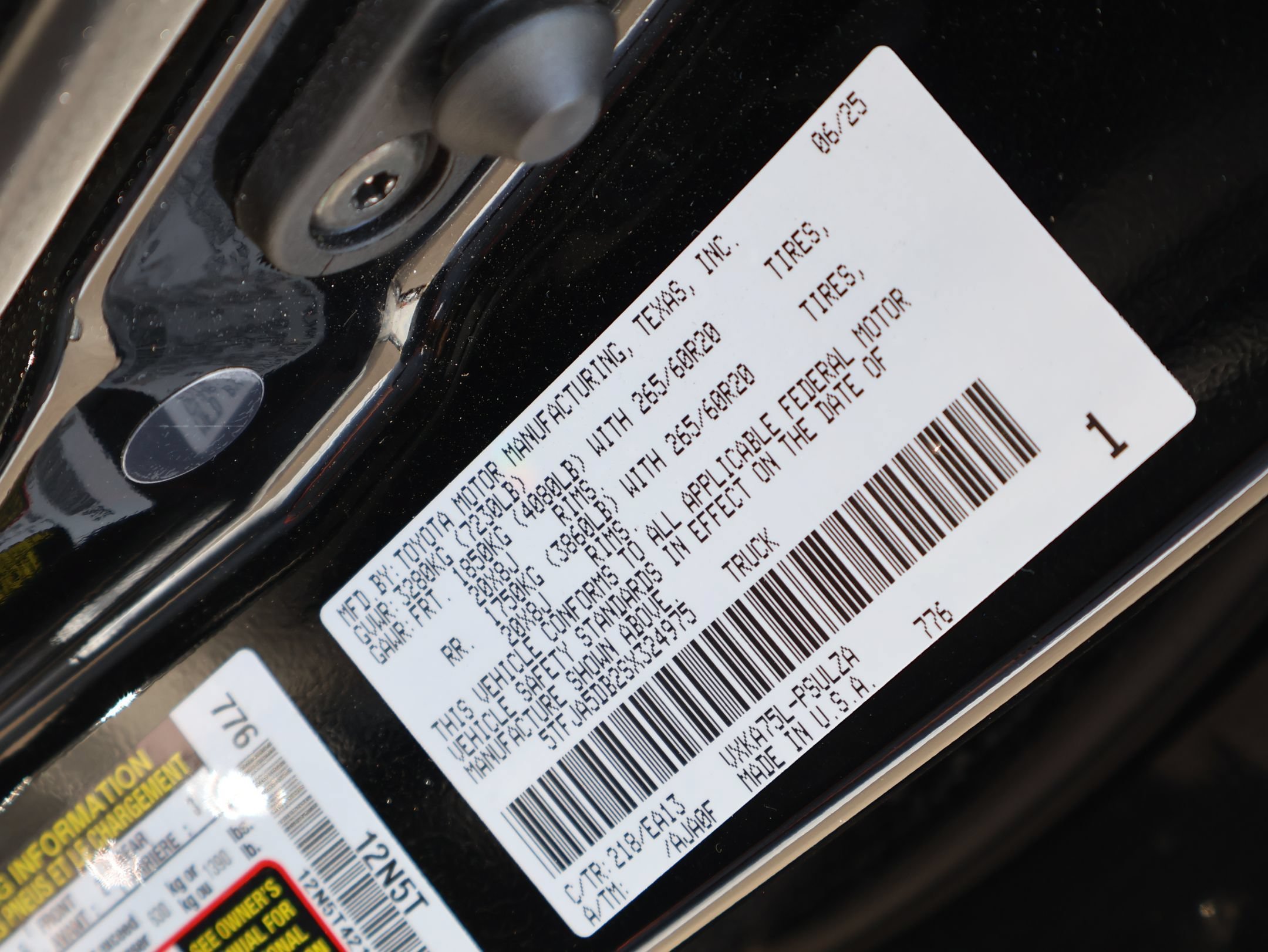 2025 Toyota Tundra Limited - Photo 29