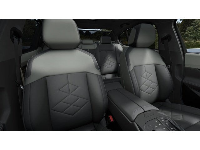 New 2027 Mineral White Metallic BMW 540i xDrive image 11