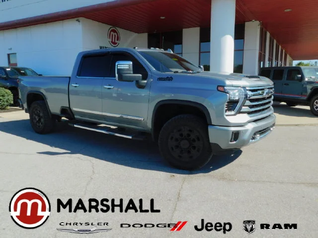 Used 2024 Gray Chevrolet High Country image 1