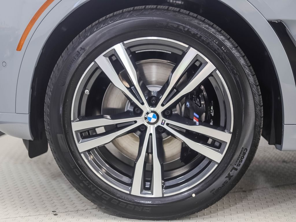 Used 2026 BMW X7 40i with VIN 5UX23EM02T9232072 for sale in Minneapolis, Minnesota