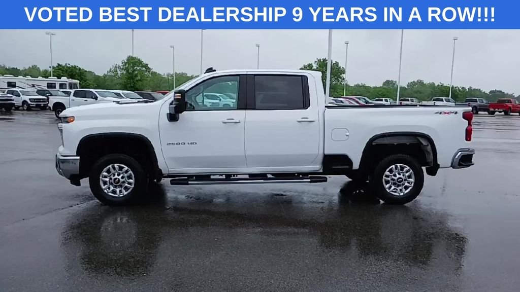 Used 2025 White Chevrolet LT image 5