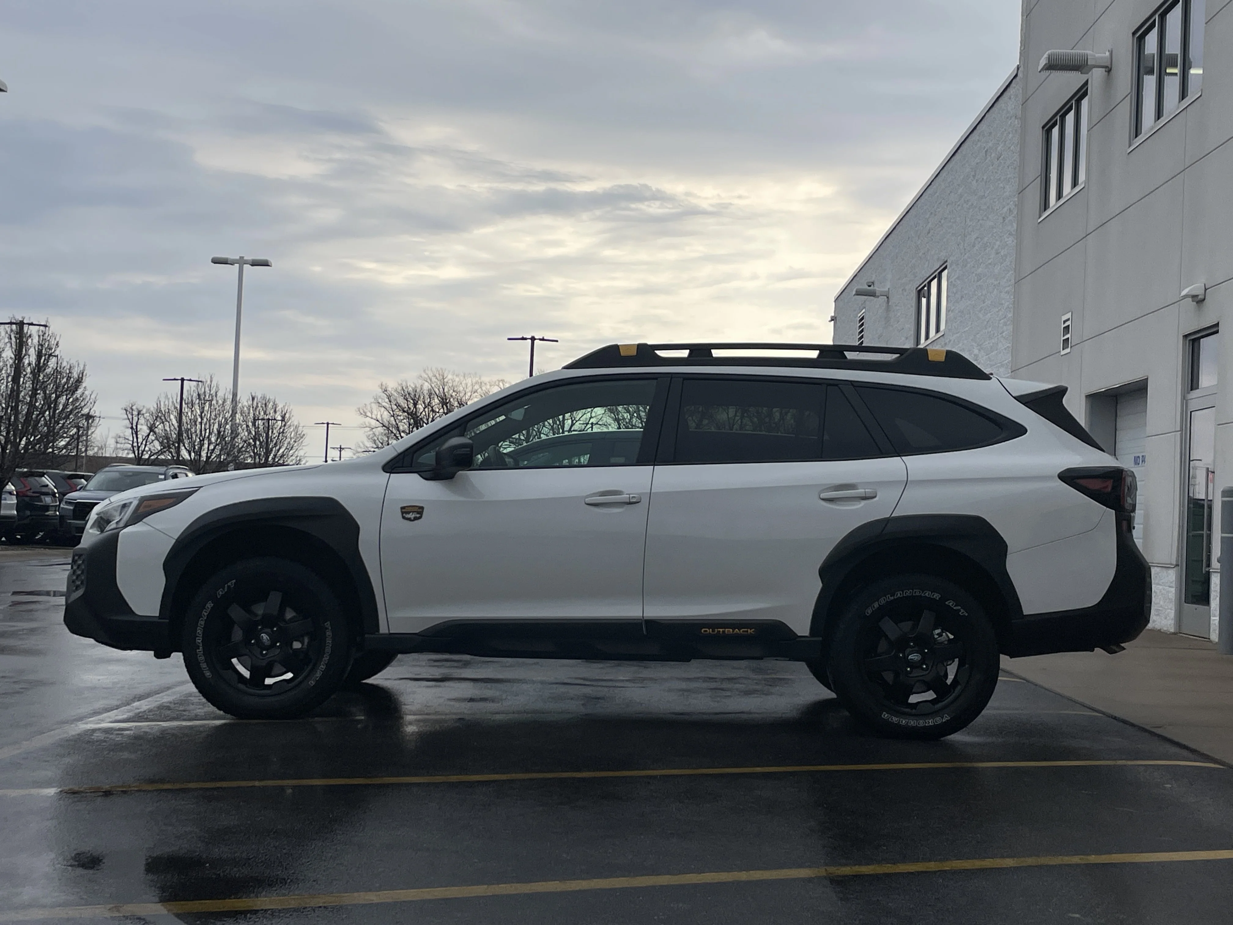 Used 2025 Crystal White Pearl Subaru Wilderness image 4