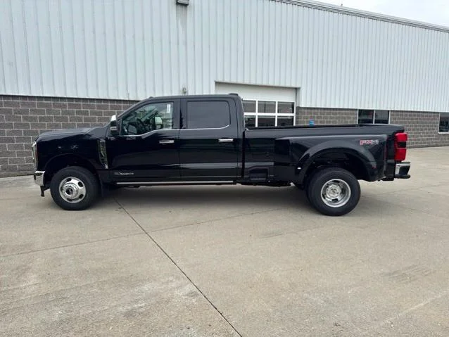 New 2026 Agate Black Metallic Ford Lariat image 41