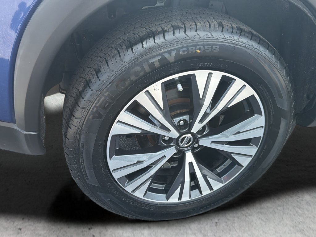 Used 2021 Blue Nissan SV image 56